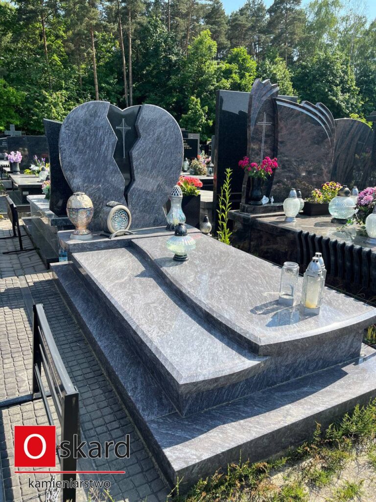 Pomnik OO-032